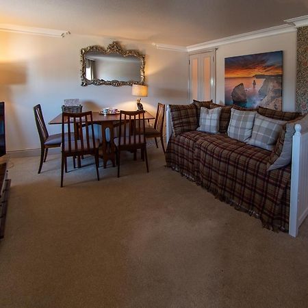 3, The Dolphin, 49 Quay Street - Stunning Apartment - Quintessential - Quay Views - Sleeps 2-4 People Newport  Exterior foto