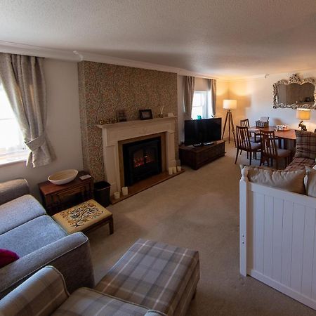 3, The Dolphin, 49 Quay Street - Stunning Apartment - Quintessential - Quay Views - Sleeps 2-4 People Newport  Exterior foto