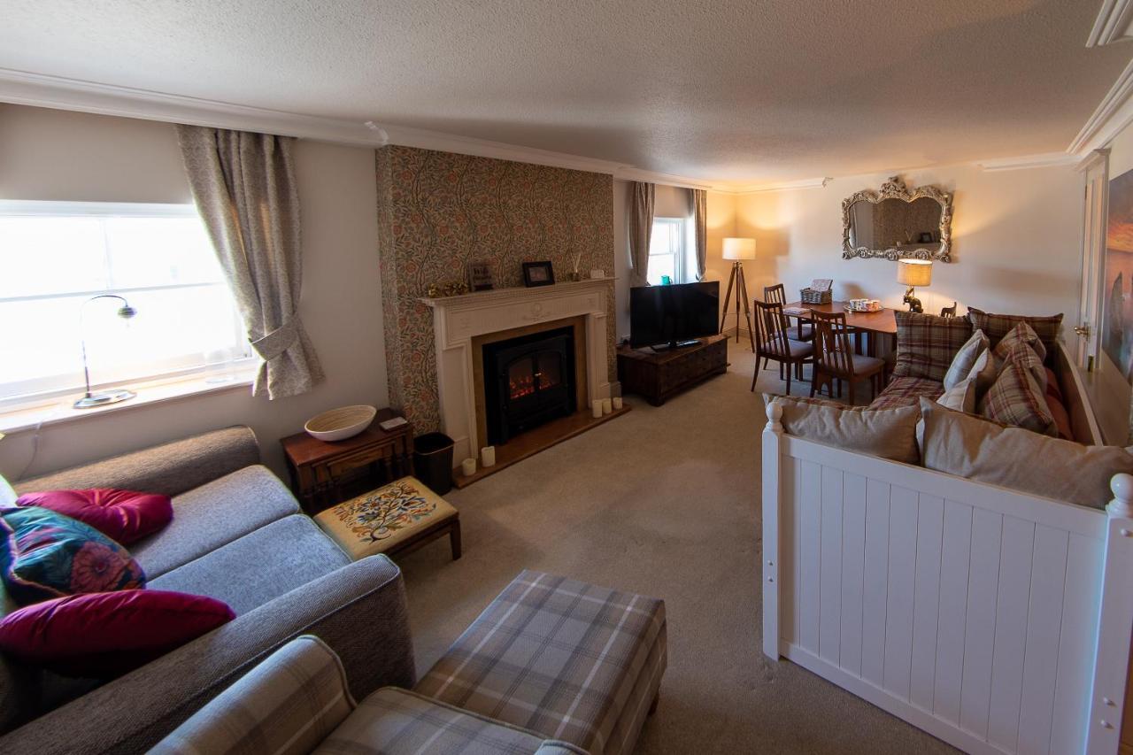 3, The Dolphin, 49 Quay Street - Stunning Apartment - Quintessential - Quay Views - Sleeps 2-4 People Newport  Exterior foto